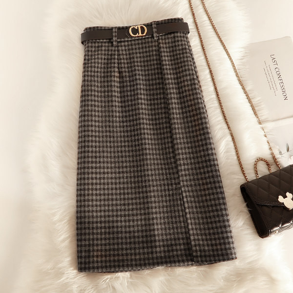 Naiste kevad-sügis ruuduline vööga seelik