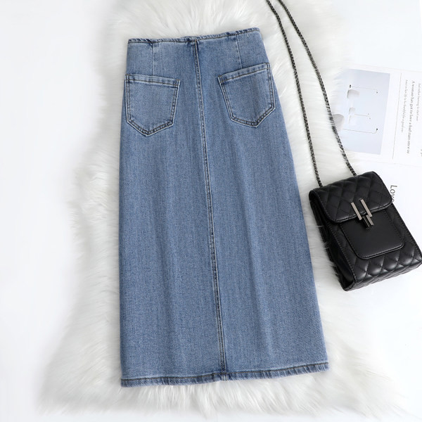 Kõrge vöökohaga seelik ja lõhikud – kahte värvi