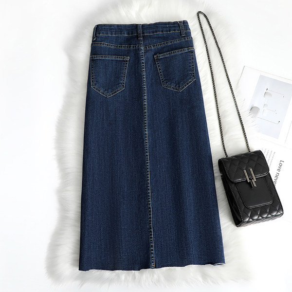 Pikk lõhikuga teksaseelik – puhas mudel