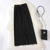 Pikk nööbi ja taskutega seelik