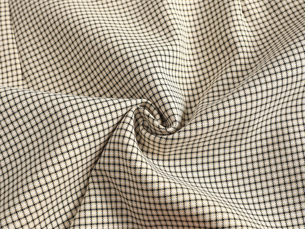 Moodne kõrge vöökohaga seelik