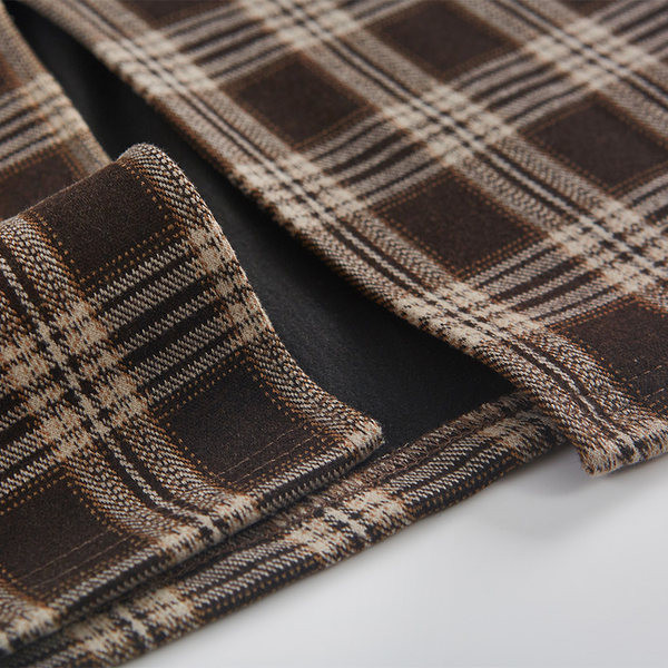 Pika vöökohaga naiste ruuduline seelik