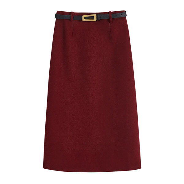 Fusta de dama cu curea si lungime medie