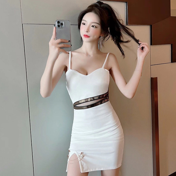 Kolmes värvitoonis rihmadega naiste kleit