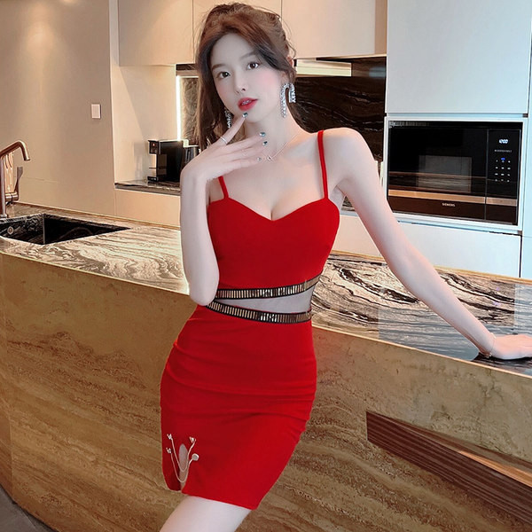 Kolmes värvitoonis rihmadega naiste kleit