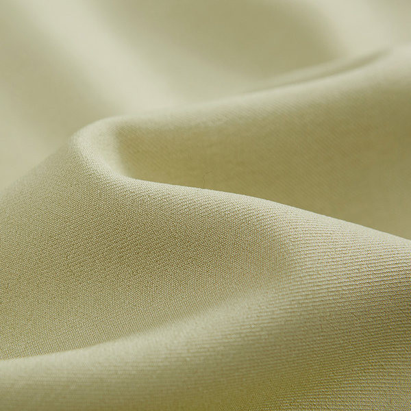 Pikk vabaaja seelik – lõikega mudel