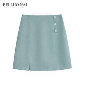 Lühike naiste seelik nööpide ja lõhikuga