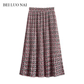 Värvilise mustriga vabaaja seelikulõikeline mudel