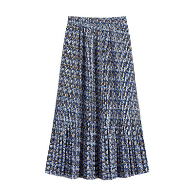 Värvilise mustriga vabaaja seelikulõikeline mudel