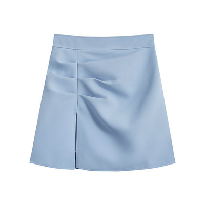 Lühike seelik koos lõhikuga