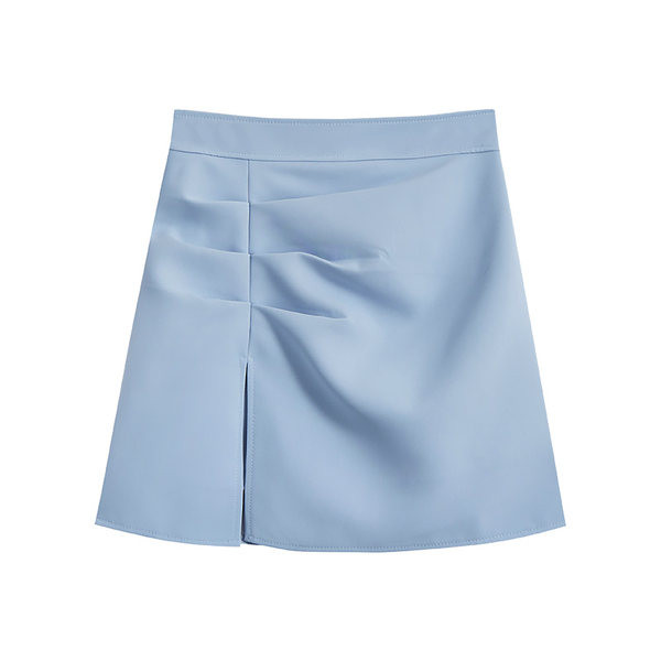 Lühike seelik koos lõhikuga