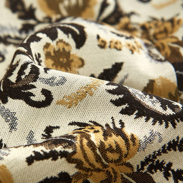 Lühike lillemustriga vabaaja seelik