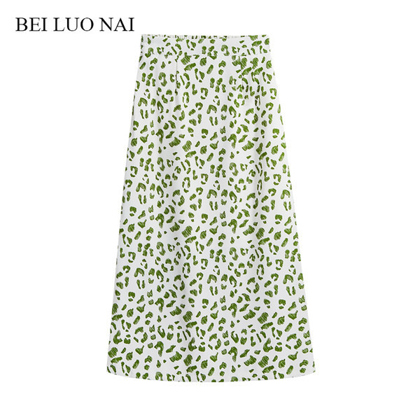 Naiste pikk seelik kõrge vöökohaga – loomamustriga