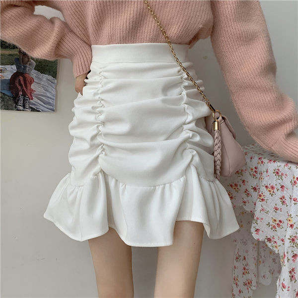 Naiste seelik kõrge vöökoha ja volditud osaga