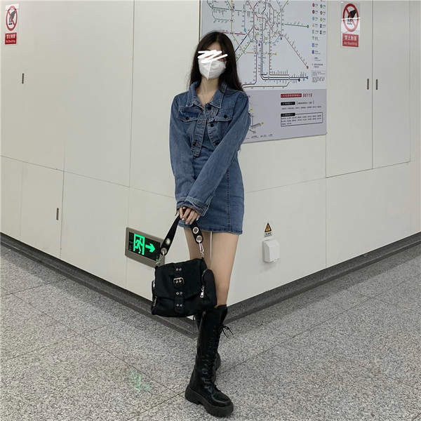 Lühike liibuv teksakleit õhukeste rihmadega