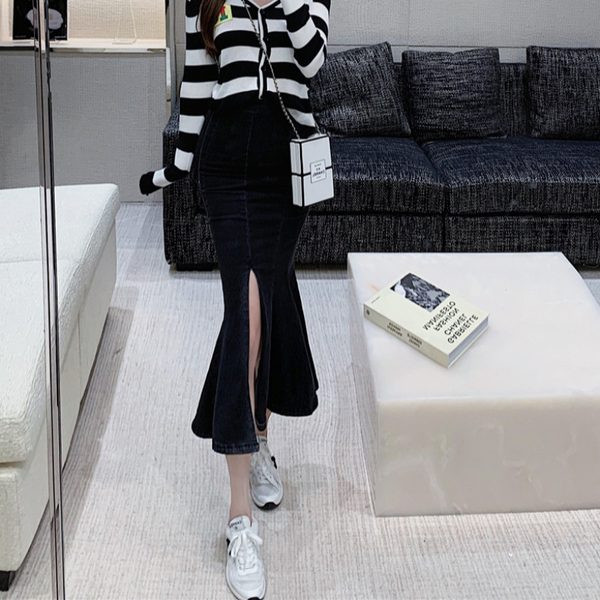 Asümmeetriline lõhikuga teksaseelik