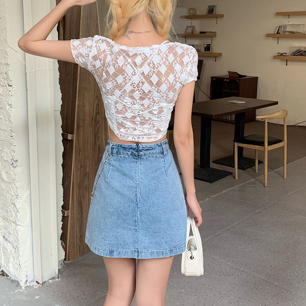 Naiste seelik kõrge vöökoha ja paelaga