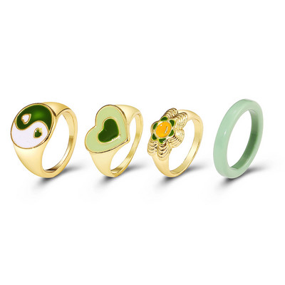 Moteriškų žiedų rinkinys – skirtingi modeliai ir skaičius