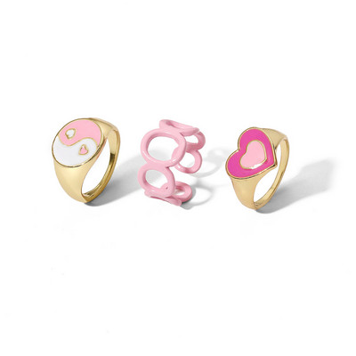 Moteriškų žiedų rinkinys – skirtingi modeliai ir skaičius