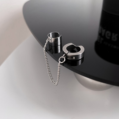 Нов модел дамски обеци с метална верижка