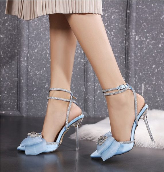 Стилни дамски сандали с панделка и камъни 