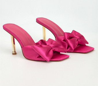 Дамски чехли с панделка и тънък висок ток 