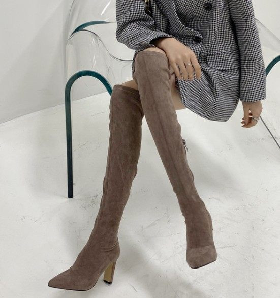 Дамски чизми, заострен модел с ток 8 см