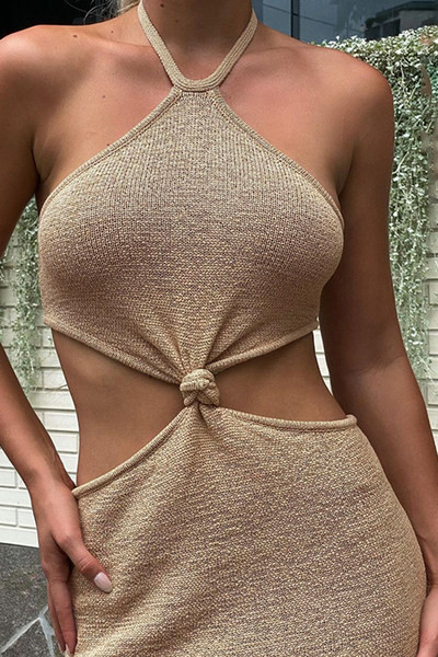 Модерна дамска рокля от тънка плетка с изрязани части