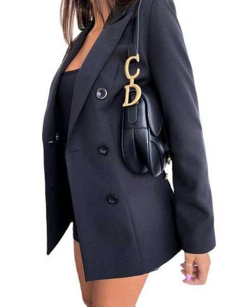Дамско сако втален модел с двуредно закопчаване