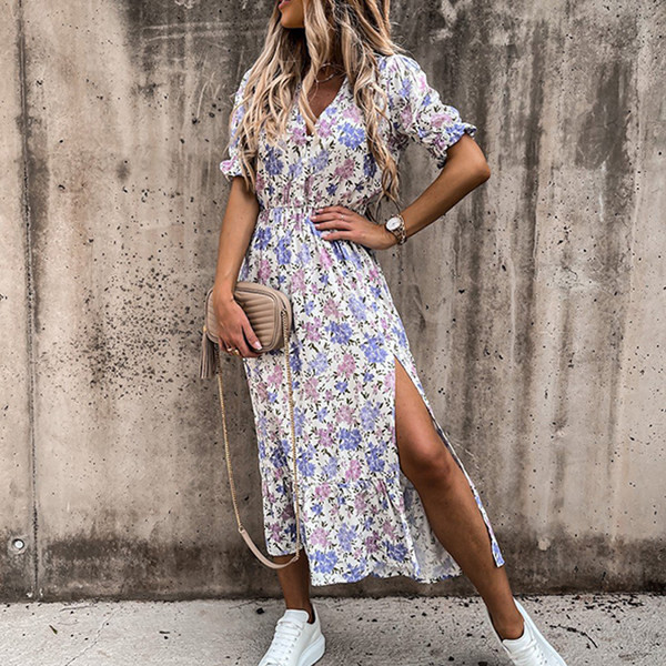 Дамска дълга рокля с V-образно деколте и флорални мотиви