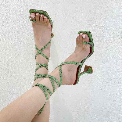 Стилни дамски сандали на висок ток с животински принт