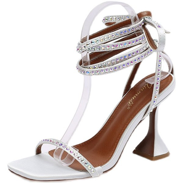 Стилни дамски сандали с ток 8см