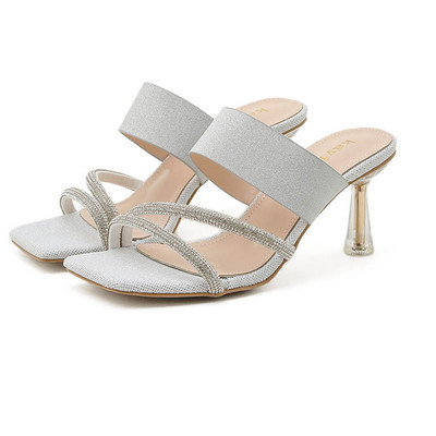 Дамски чехли на ток и каишки с декоративни камъни