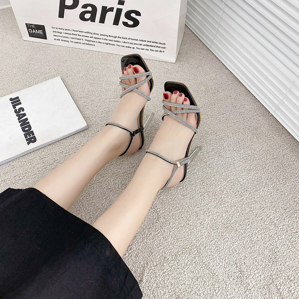 Актуални сандали с камъни и ток 11.5см