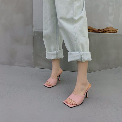Modern eko bőrből készült papucs 8 cm sarokkal