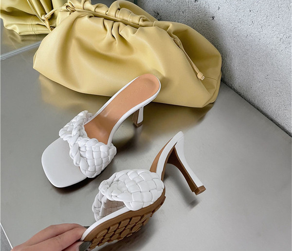 Актуални дамски чехли с ток 5см