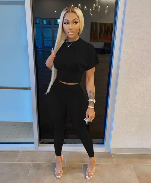 Дамски ежедневен комплект - тениска и панталон