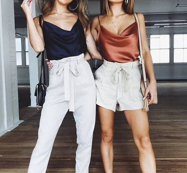 Дамски потник с шпиц деколте  и тънки презрамки 