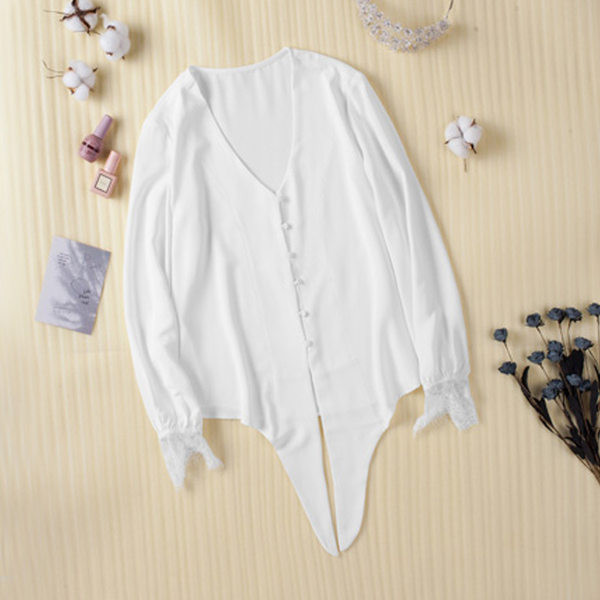 Дамска блуза с дантела и копчета