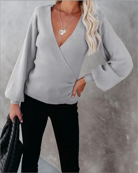 Дамска блуза с шпиц деколте