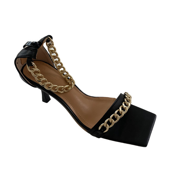 Дамски сандали с метална декорация и метална декорация 