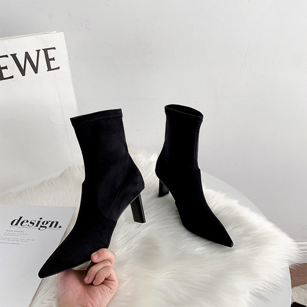 Дамски боти от изкуствена кожа в черен цвят 