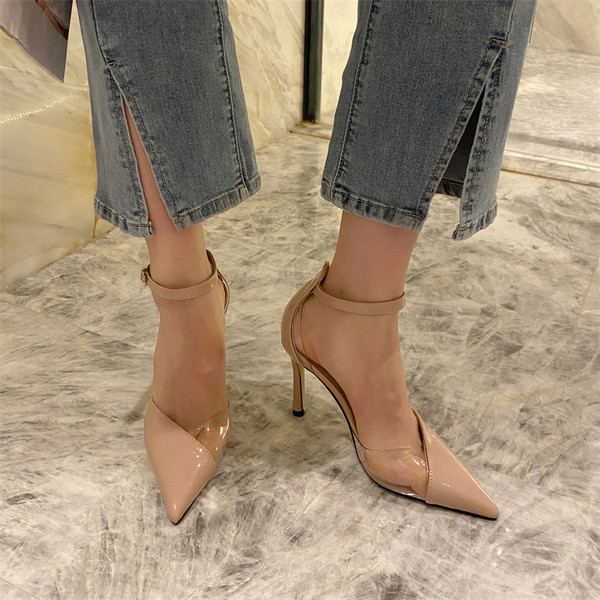 Дамски кожени обувки - заострен модел в два цвята