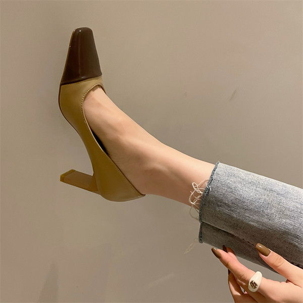 Нов модел обувки с дебел ток 7см