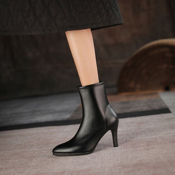 Дамски обувки с цип и ток - два цвята