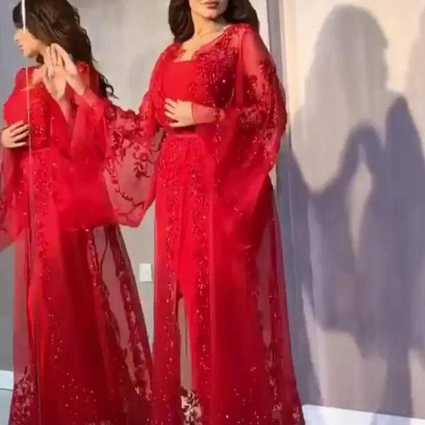 Стилна дамска дълга рокля с разкроени ръкави и бродерия