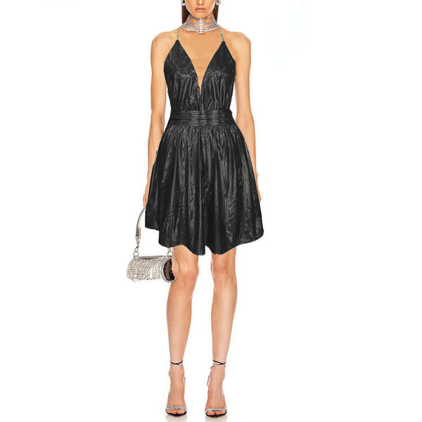 Стилна дамска рокля с шпиц деколте - разкроен модел