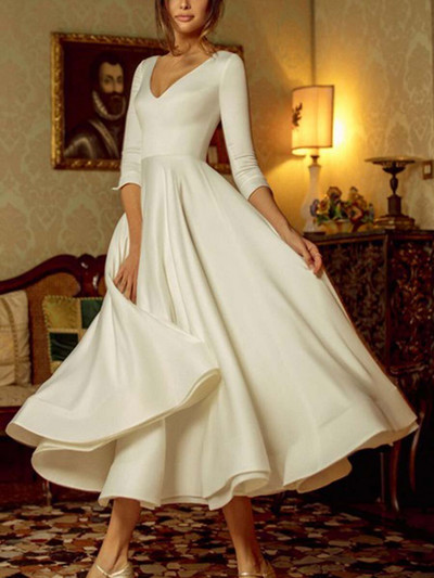 Μοντέρνο γυναικείο φόρεμα με μακριά μανίκια - λευκό χρώμα