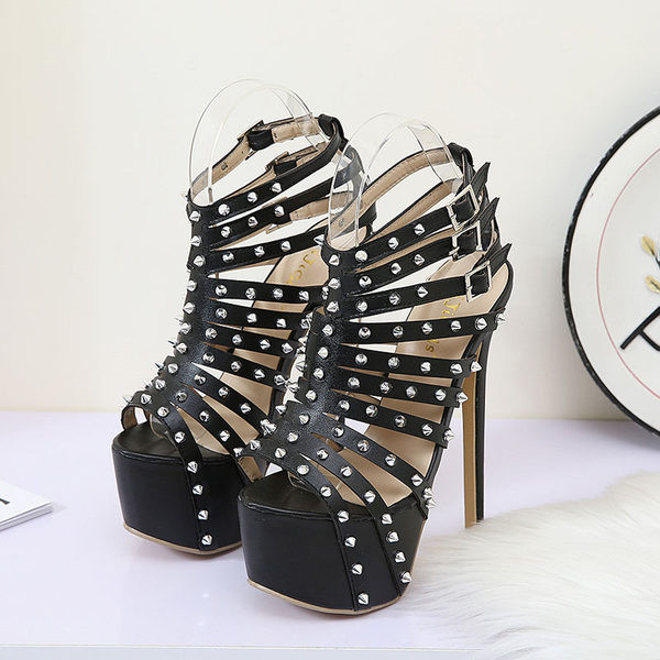 Дамски сандали с нитове на висок ток 