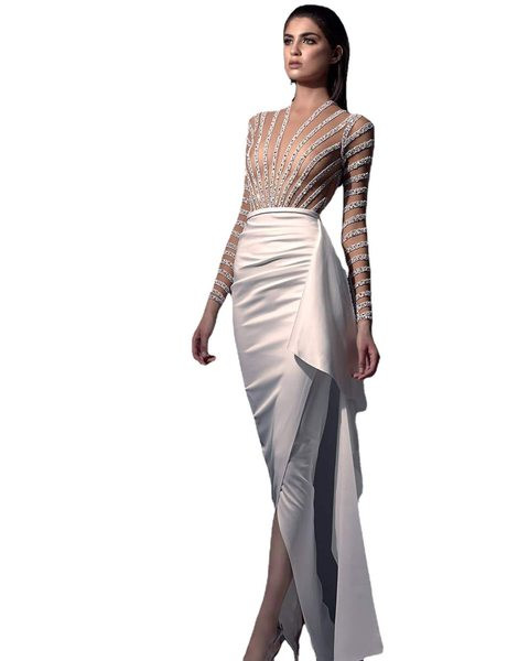 Stiilsed naiste kleidi lokid ja lõhik